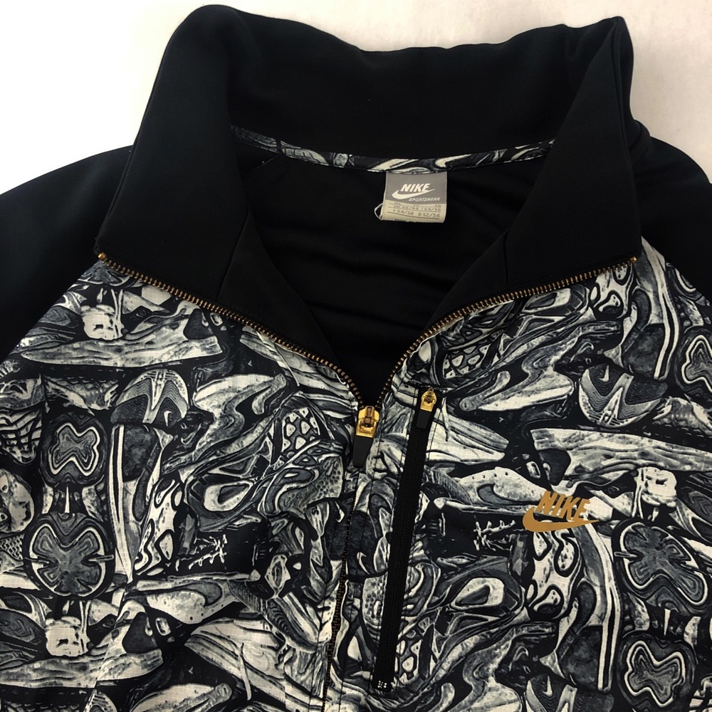 Classic Nike sportswear Jacket